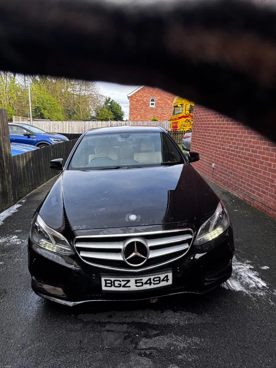 Mercedes-Benz E-Class 2013 - Image 2