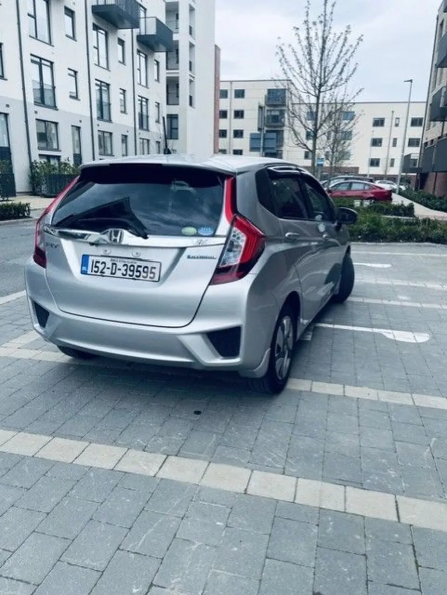2015 Honda Fit Hybrid, Low Mileage - Automatic car - Image 3
