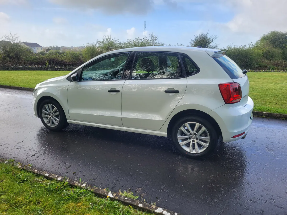 Volkswagen Polo   AUTOMATIC  1.2 PETROL - Image 4