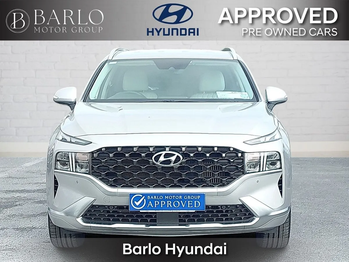 Hyundai Santa Fe 1.6 PHEV 4WD Executive Plus Auto - Image 4