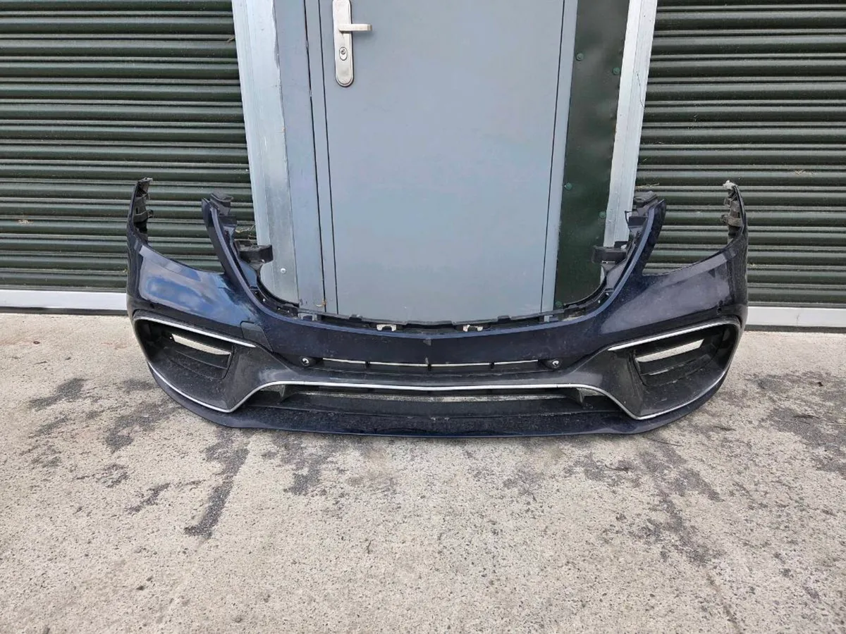 Mercedes amg63 front bumper €500 - Image 3