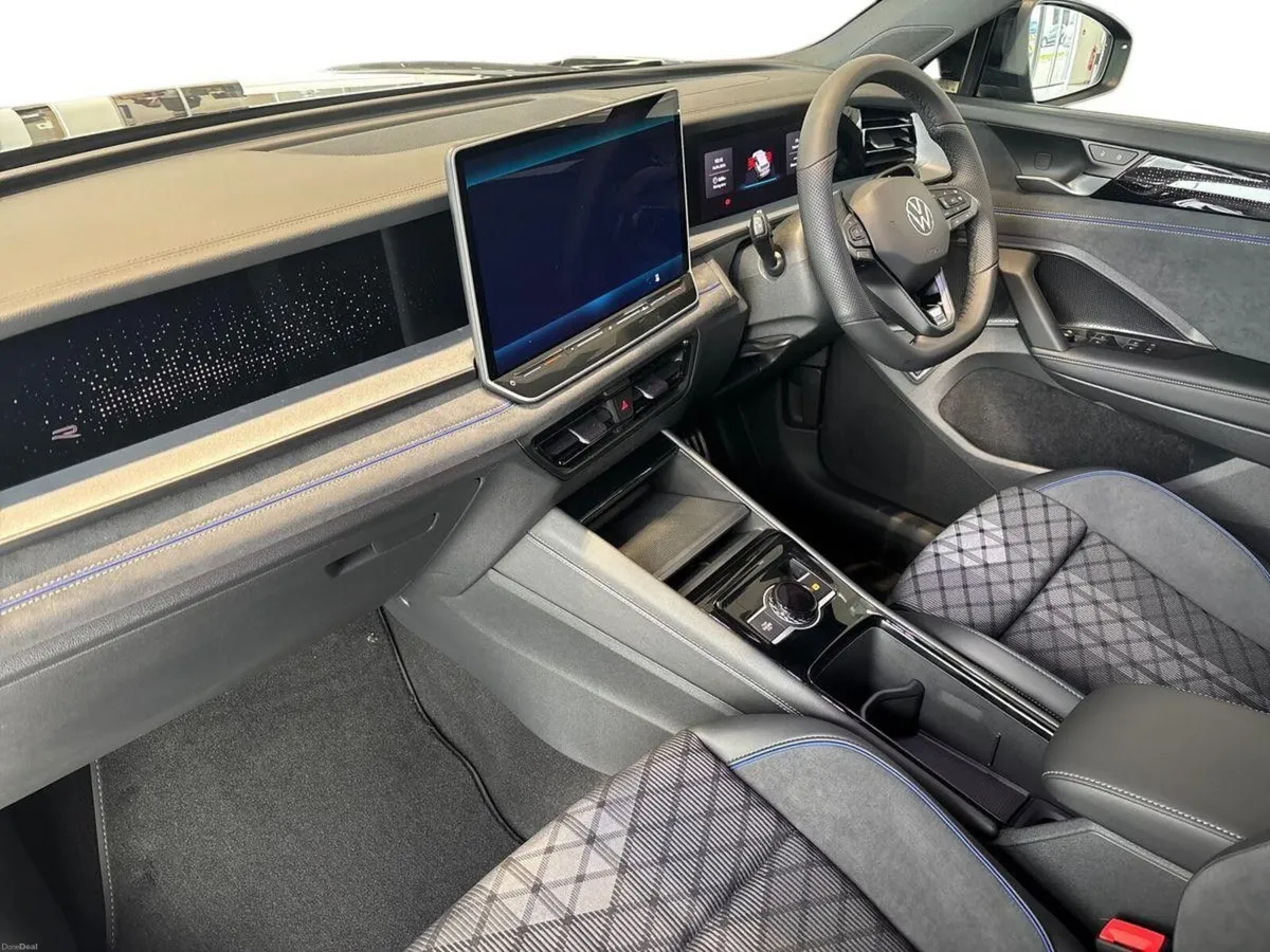 Volkswagen Tayron *NEW* R-Line 75 1.5 PHEV - Image 3