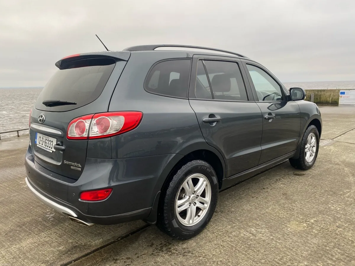 2012 Hyundai Santa FE - Image 3
