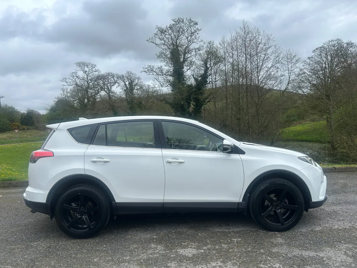 Toyota RAV4 2016, luna sport - Image 2