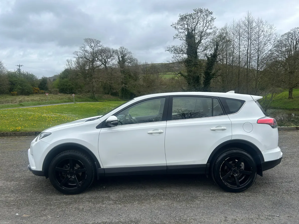 Toyota RAV4 2016, luna sport - Image 3