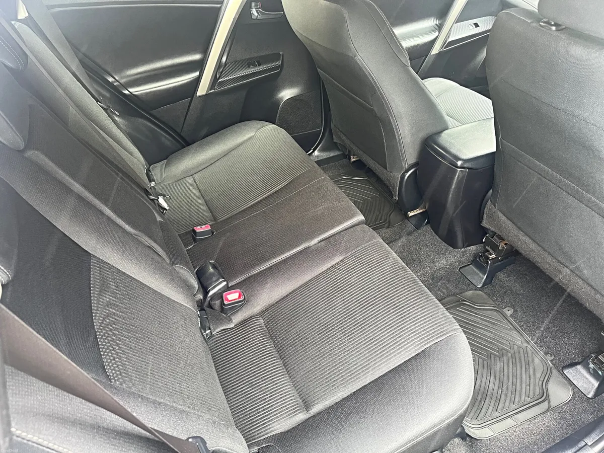 Toyota RAV4 2.0 D-4D LUNA 2WD - Image 5