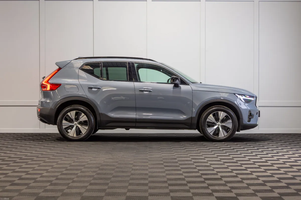 222 Volvo XC40 T4 Plus - Image 6