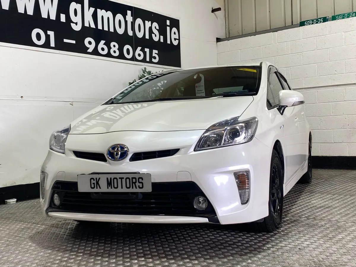 Toyota Prius 2015///LOW KLMS//FINANCE AVAILABLE/// - Image 3