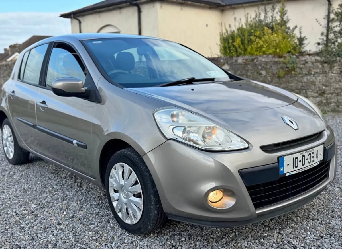 Renault Clio 1.2 petrol - Image 1