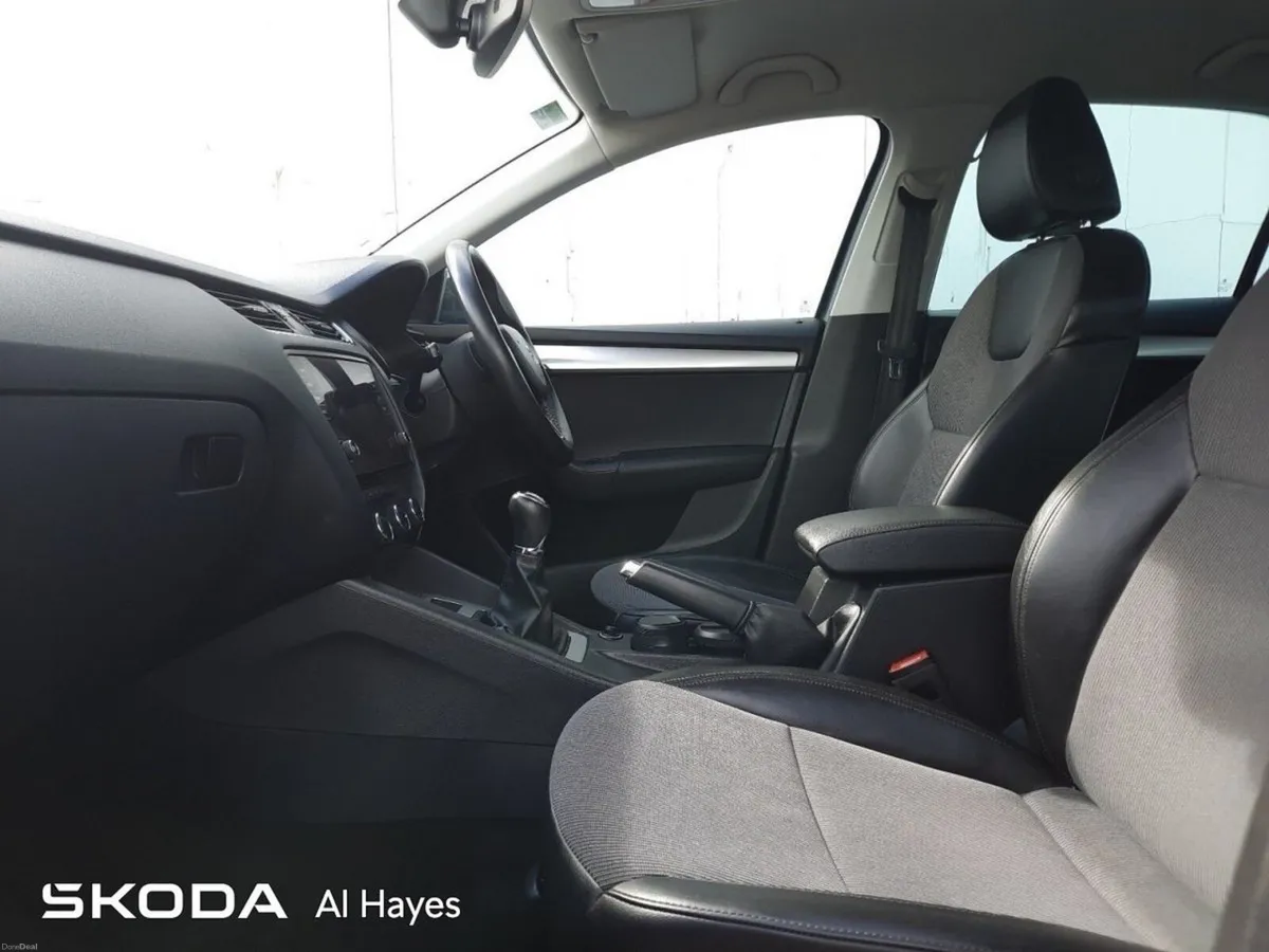 Skoda Octavia **SOLEIL SPEC**HALF LEATHER*HEATED S - Image 3