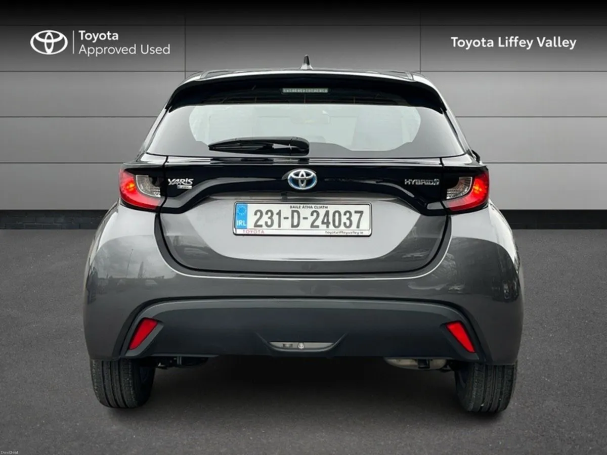 Toyota Yaris YARIS HYBRID LUNA - Image 4