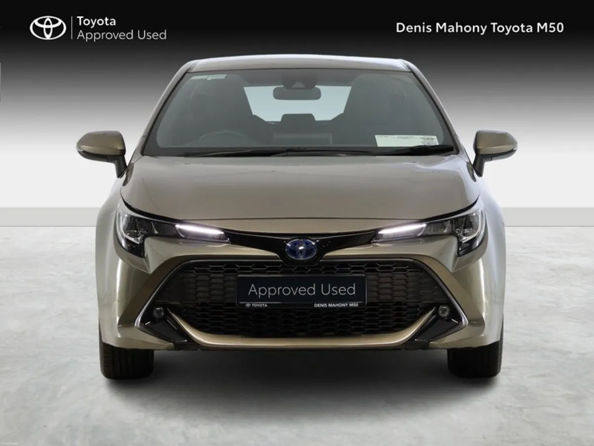 Toyota Corolla Luna Hybrid Hatchback - Image 5