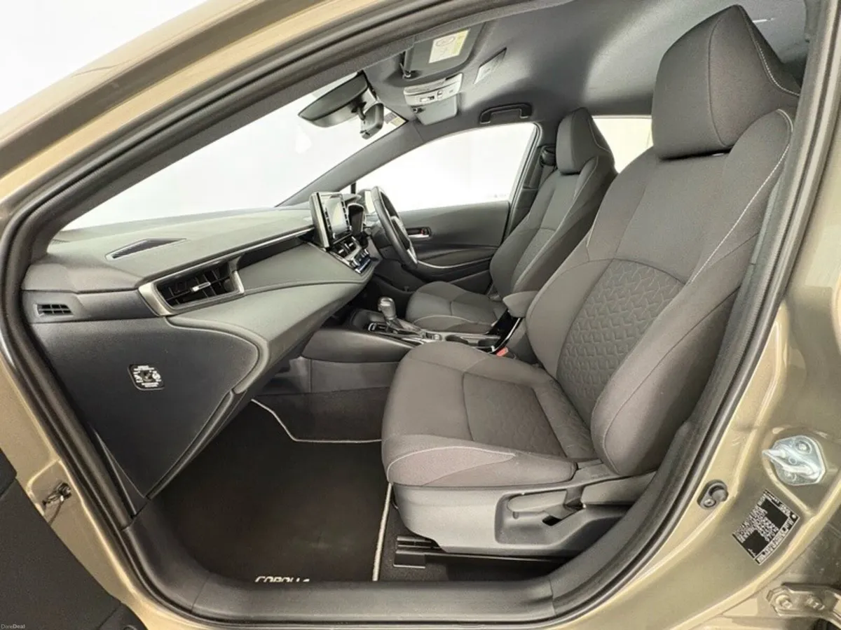 Toyota Corolla Luna Hybrid Hatchback - Image 6