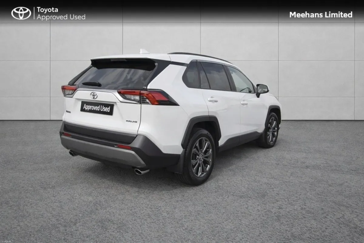 Toyota RAV4 HYBRID PLATINUM FWD - Image 2