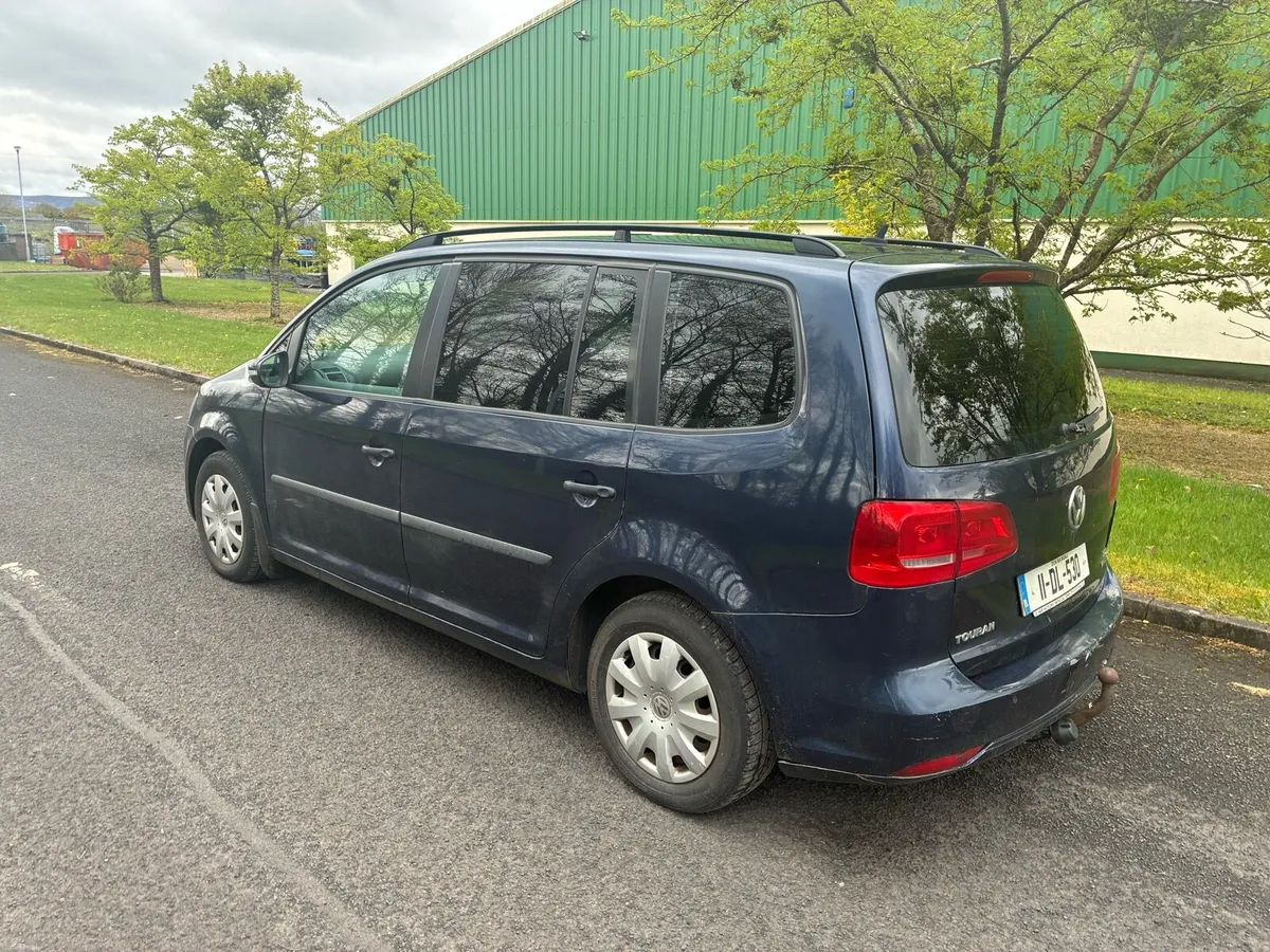 2011 VOLKSWAGEN TOURAN TRENDLINE 7 SEATER - Image 4