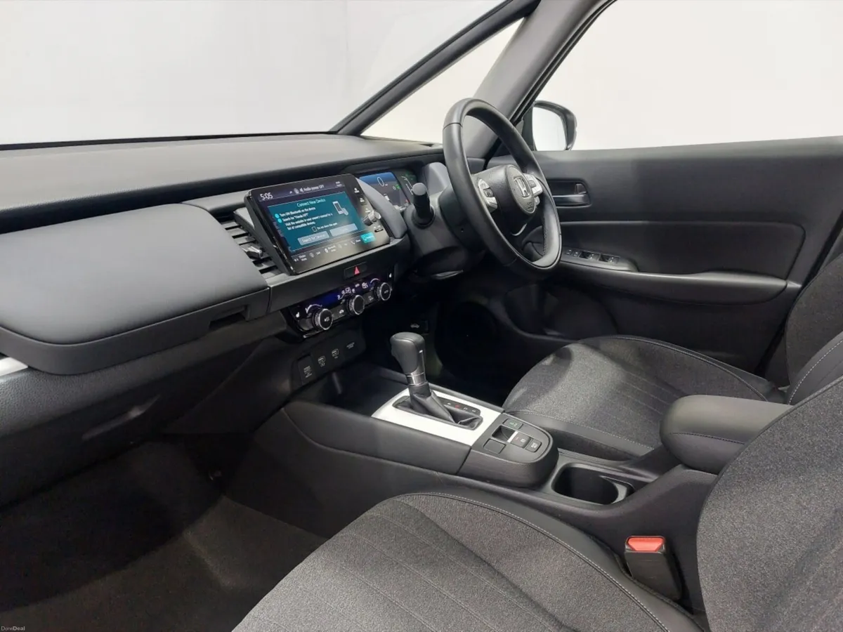 Honda Jazz Hatchback Advance - Image 2