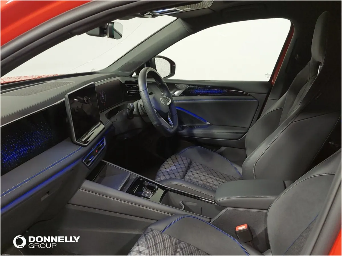 Volkswagen Tiguan Estate R-Line - Image 2