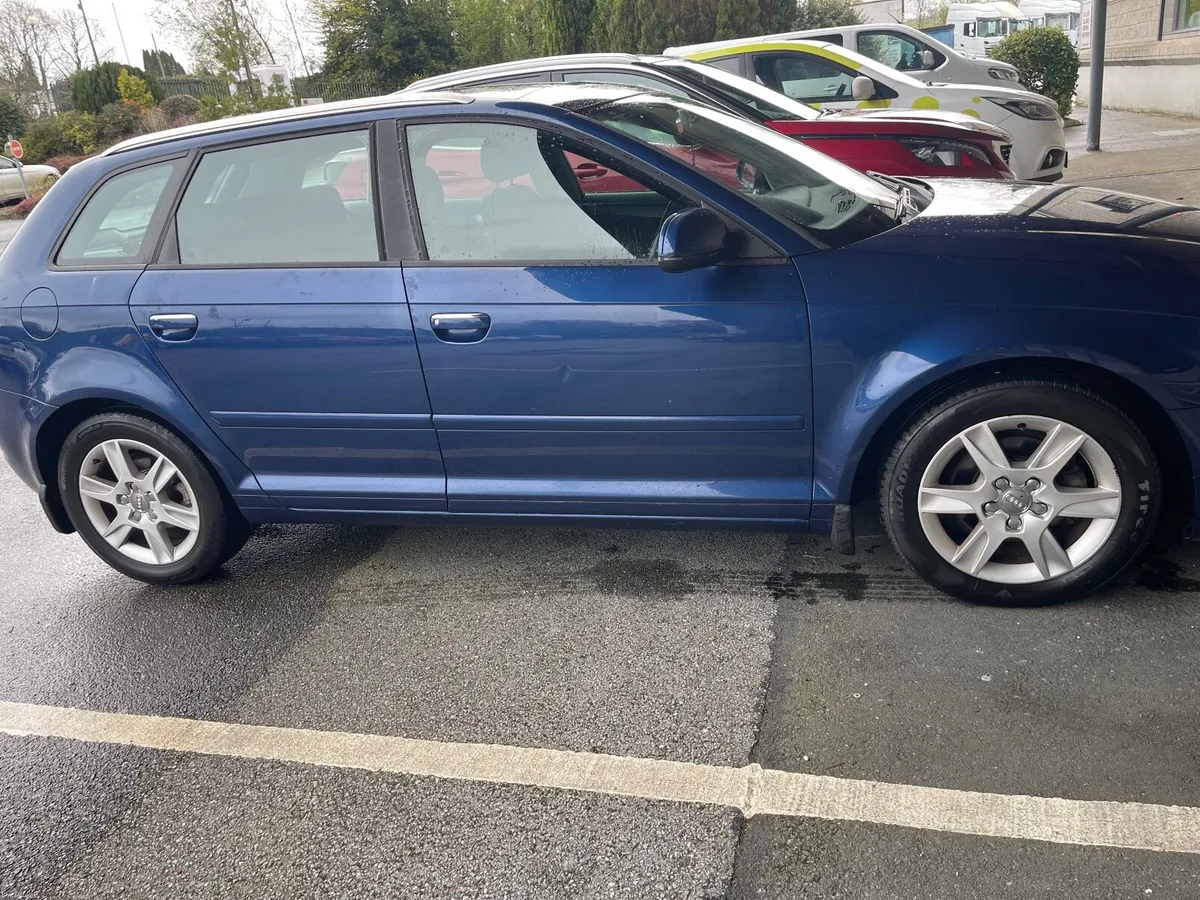 €3950 11 AUDI A3 1.6 TDI F.S.H - Image 1