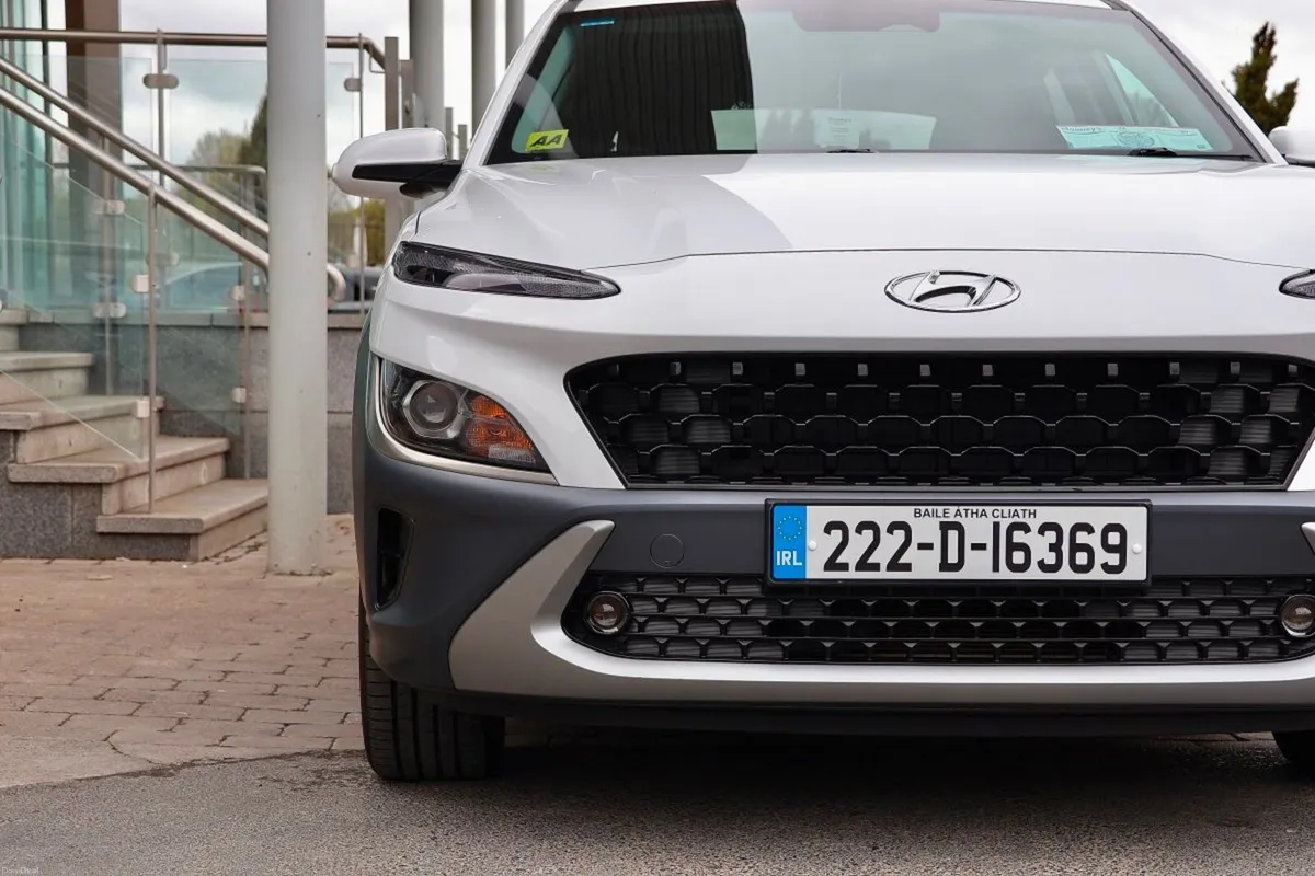 Hyundai KONA 1.6 HYBRID Executive Auto - Image 3