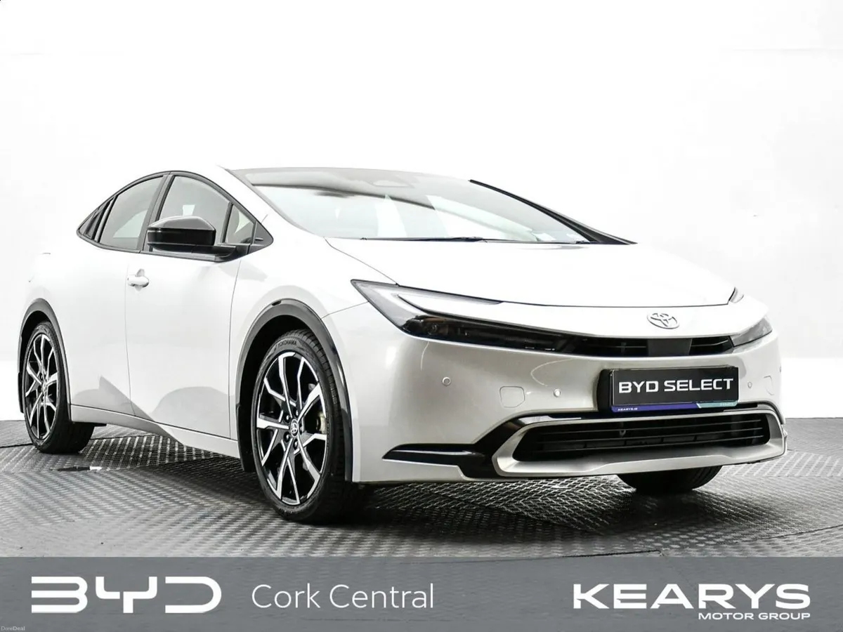 Toyota Prius 2.0 Litre Plug-in Hybrid (223 hp) Top - Image 1
