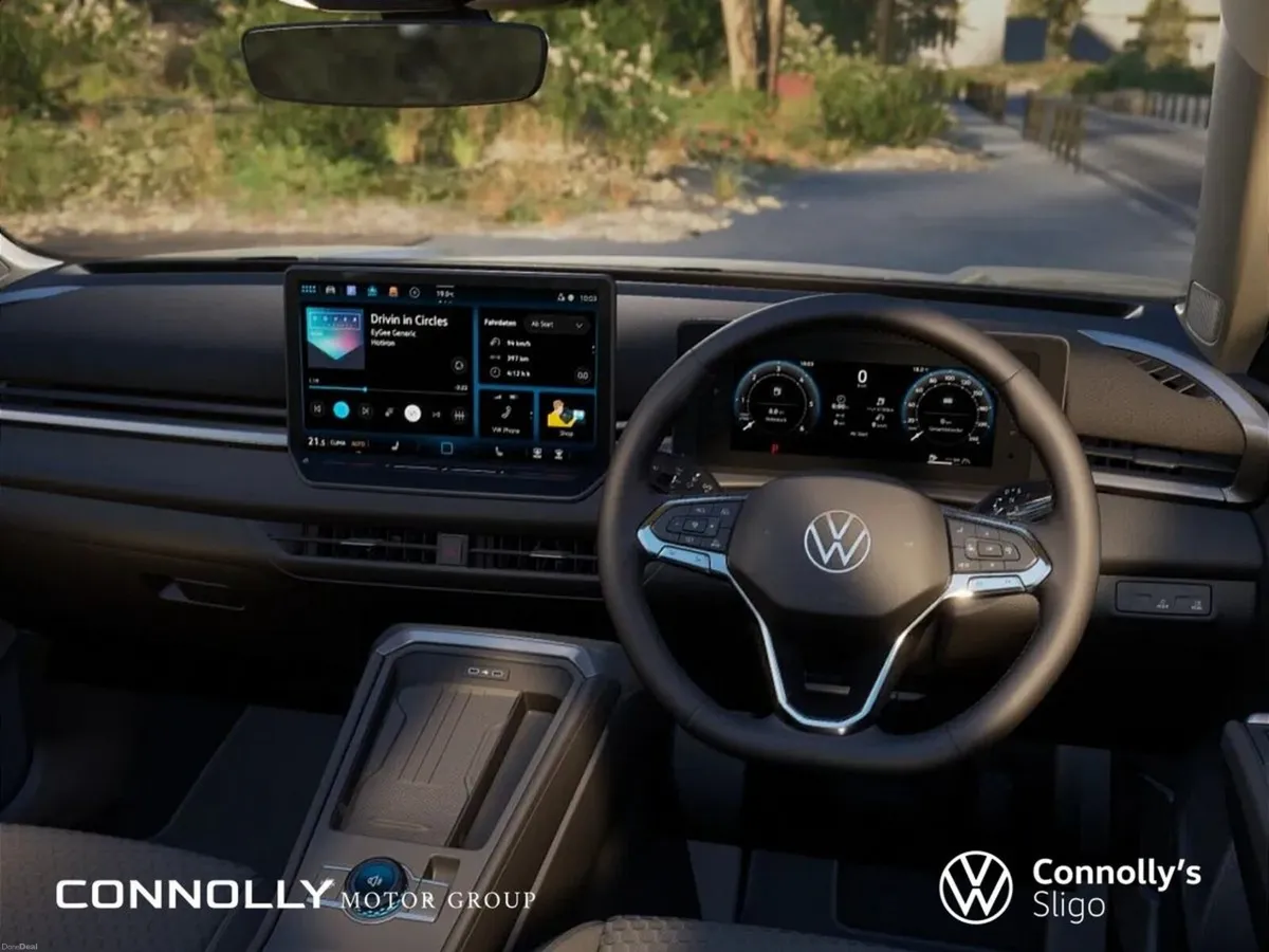 Volkswagen T-Roc LIFE 1.5eTSI 116HP AUTO *NEW MODE - Image 4