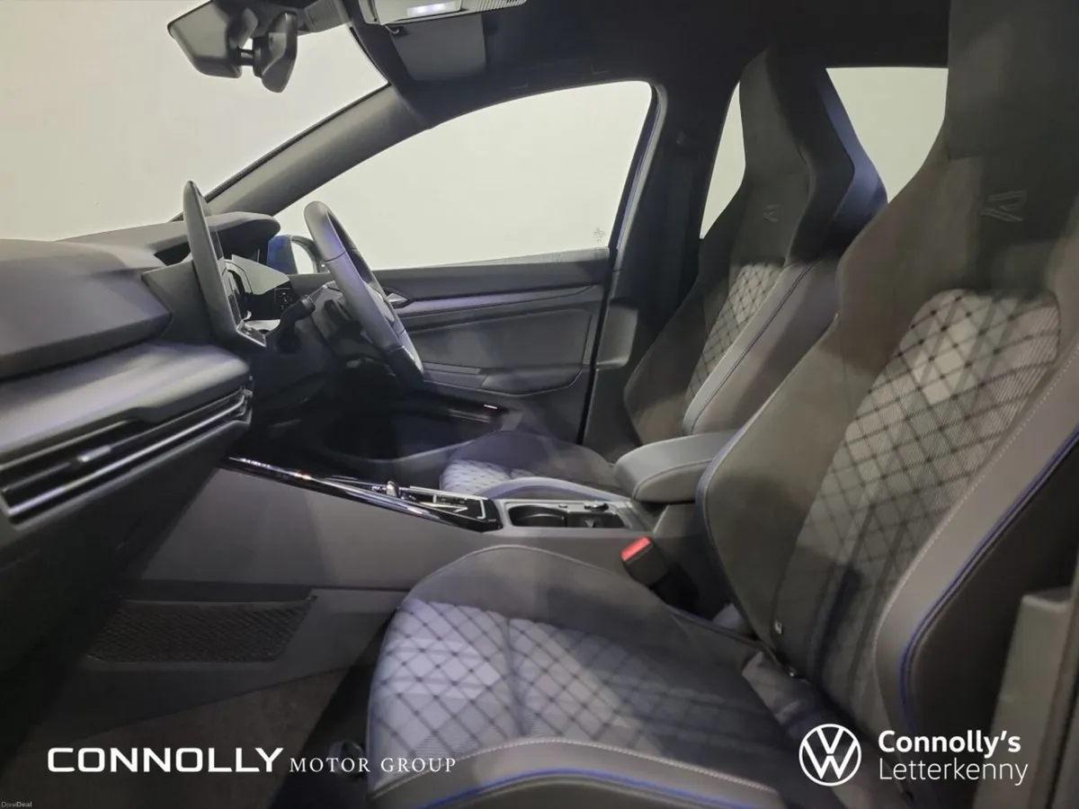 Volkswagen Golf R-Line 2.0DSG 150HP *Black Styling - Image 5