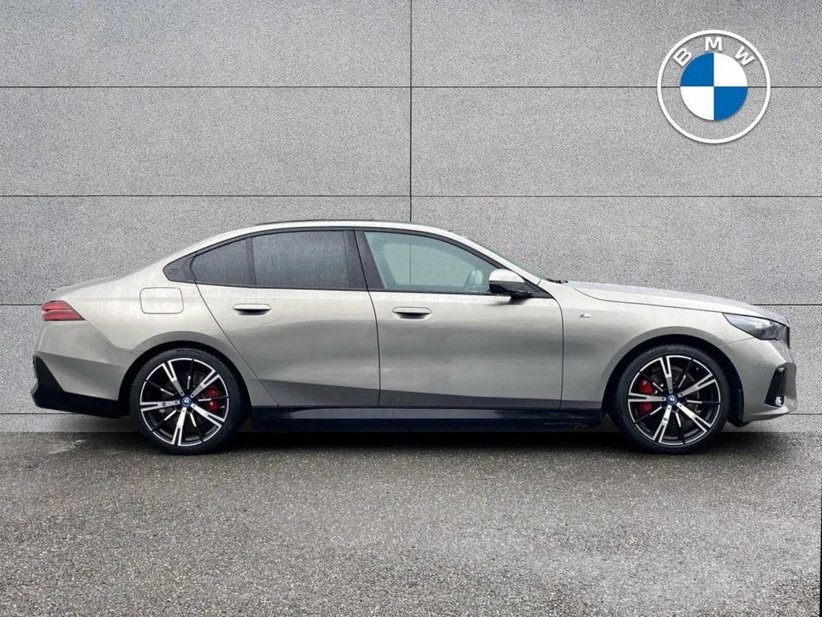 BMW 5-Series 530e M Sport Pro Saloon - Image 4