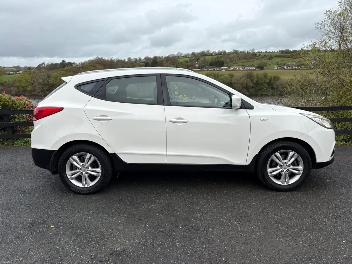 2012 Hyundai ix35 1.7 Diesel Executive - Image 3