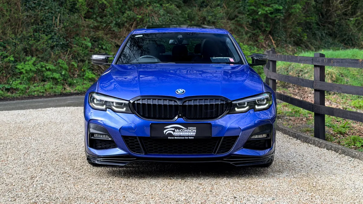 2022 (221) BMW 330e M Sport Pro Pack *SUNROOF - Image 3