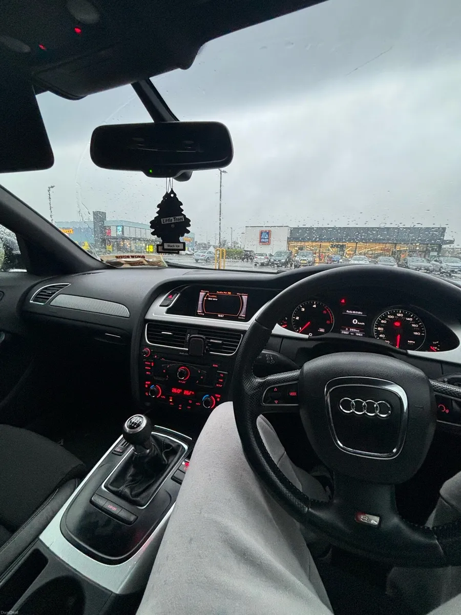 Audi A4 B8 S-Line 2.0 TDI - Image 3