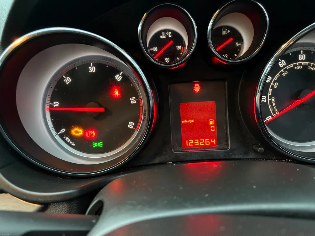 Vauxhall Insignia 2012 - Image 1