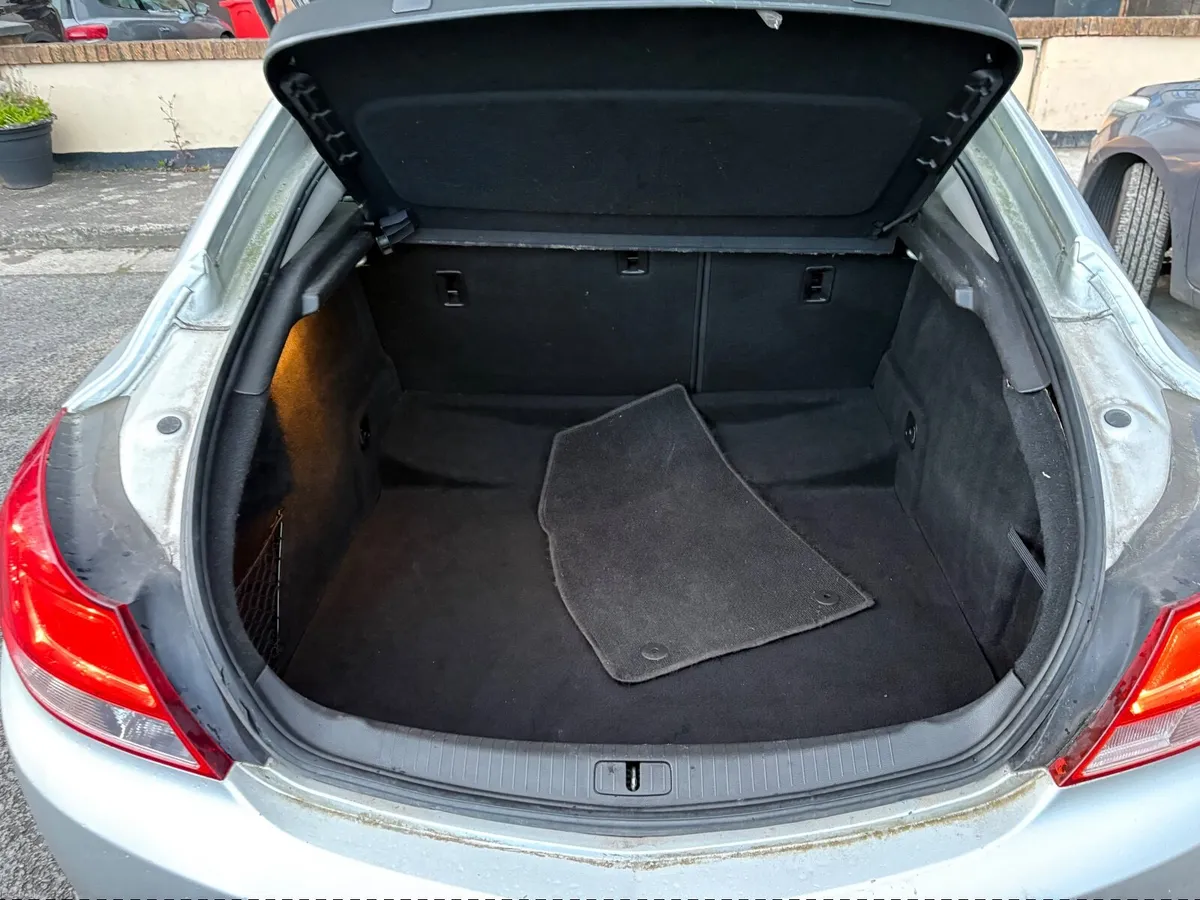 Vauxhall Insignia 2012 - Image 2