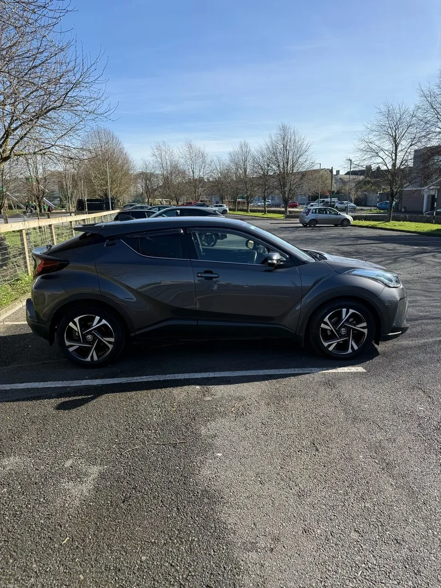 Toyota CHR Sport Hybrid 2022 - Image 3
