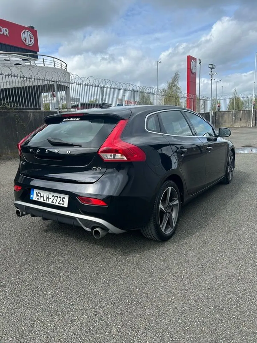 2015 Volvo V40 - Image 4