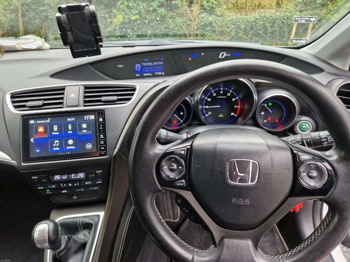 Honda Civic 2015 - Image 2