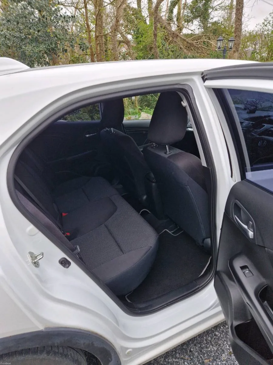 Honda Civic 2015 - Image 4