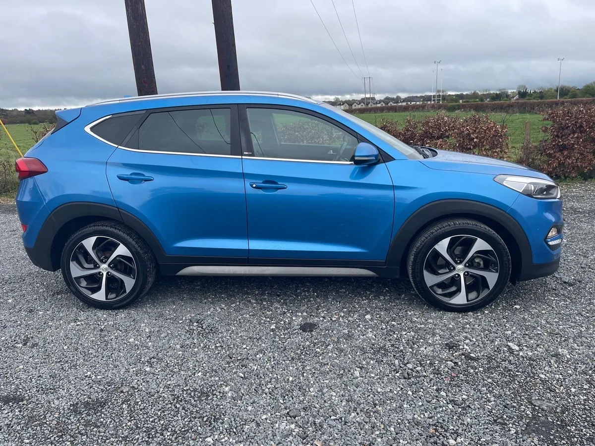 2017 Hyundai Tuscon Executive Sport - Image 2