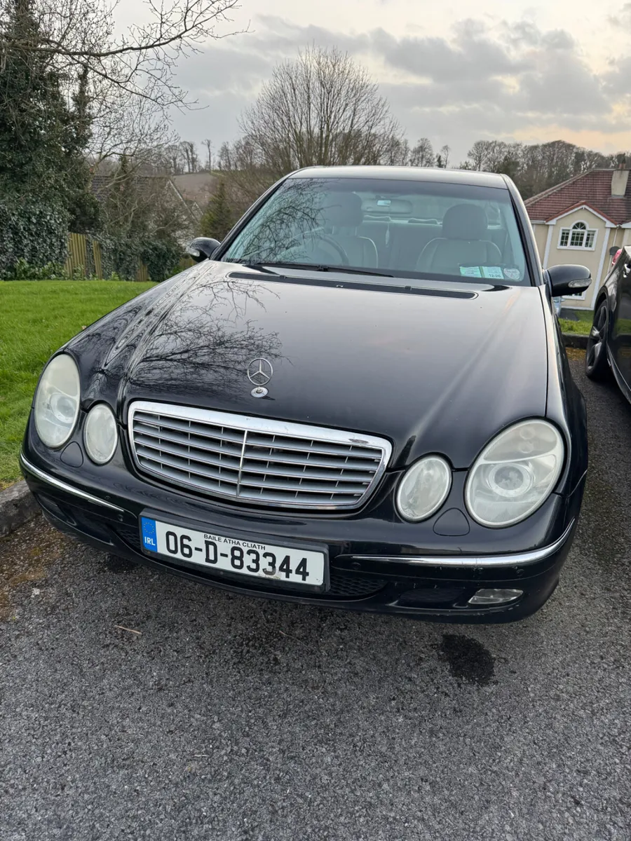 Private sale | Mercedes-Benz E200 | Automatic - Image 2