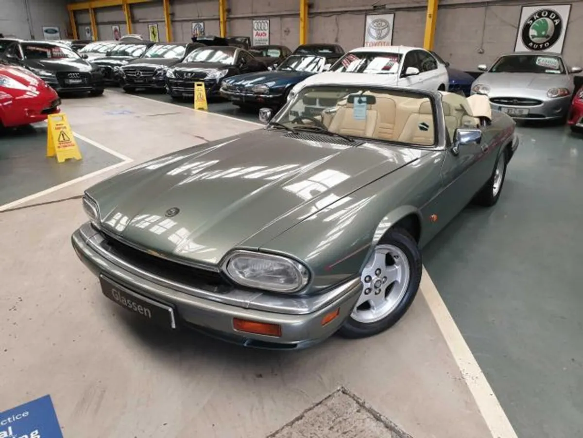 Jaguar XJ 4.0  // CONVERTIBLE // IN  IMMACULATE CO - Image 2
