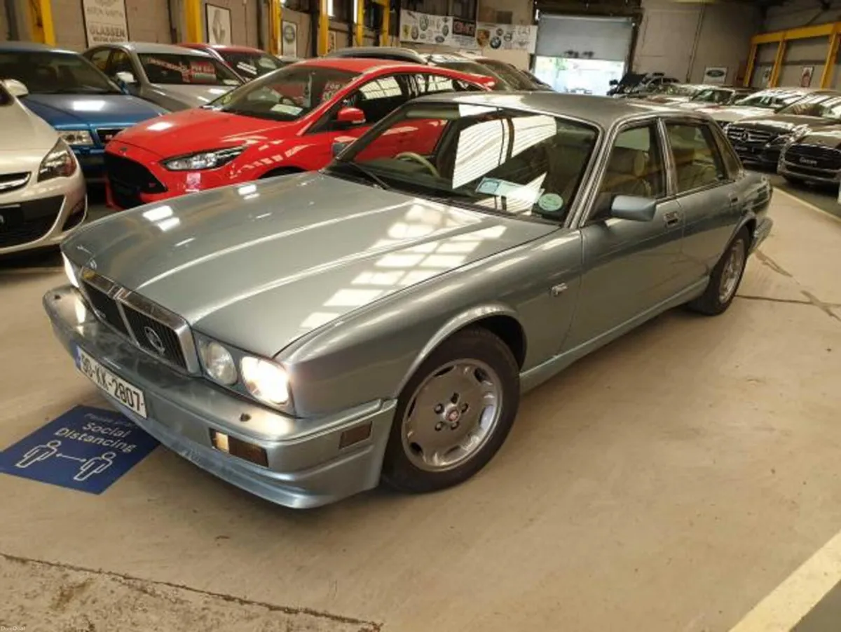 Jaguar XJ STUNNING RARE CAR// SUPERB COLOUR COMBO/ - Image 4