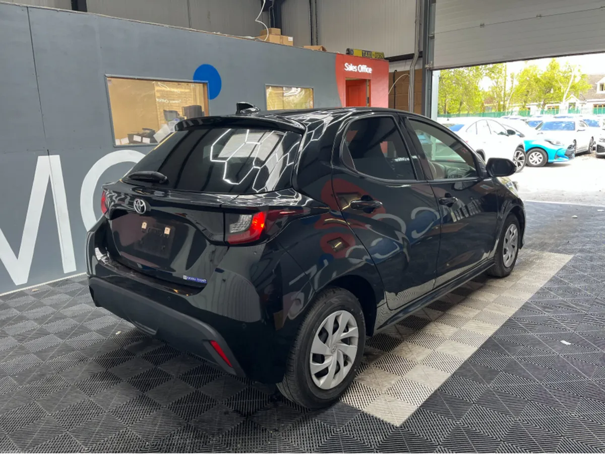 Toyota Yaris 2021 TOYOTA YARIS X 1.0 AUTOMATIC / C - Image 2