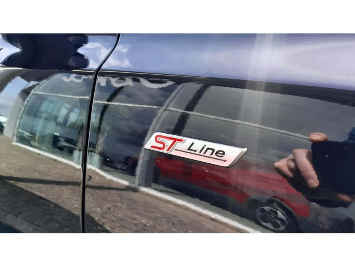 Ford Focus ST-LINE 1.5L ECOBLUE 115 - Image 2