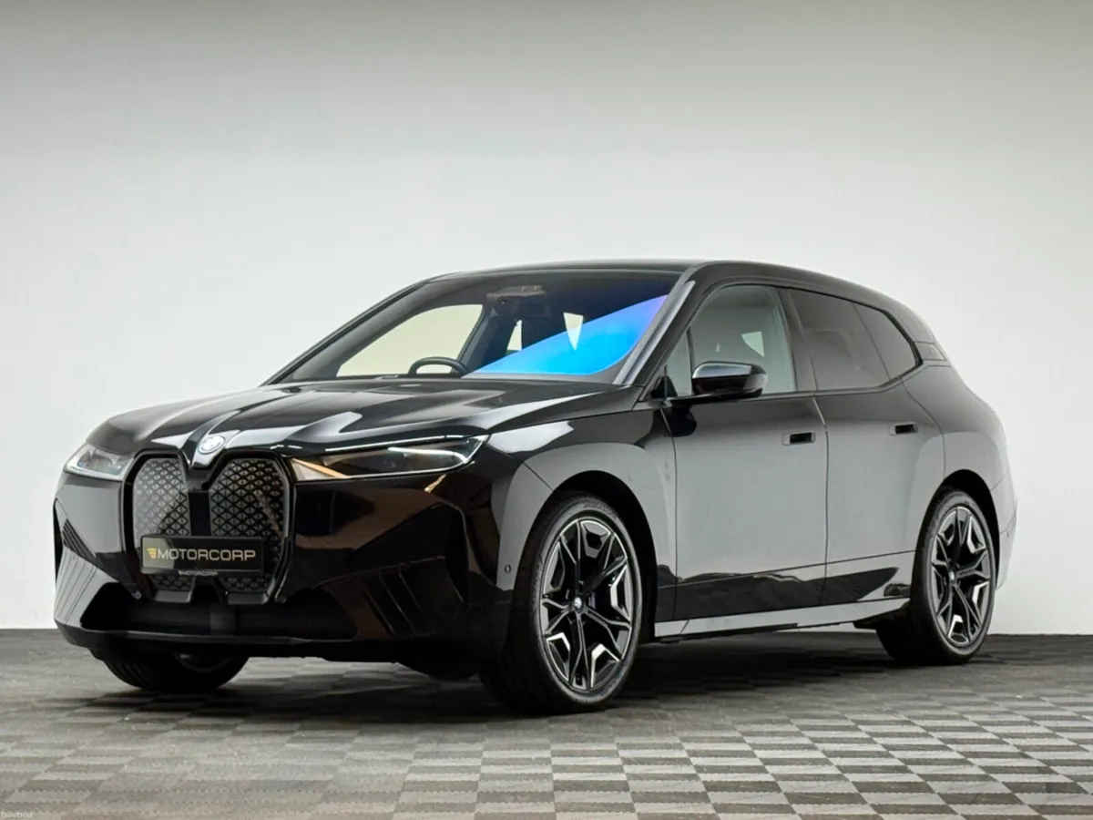 BMW iX 40 SPORT XDRIVE *PAN ROOF* - Image 3