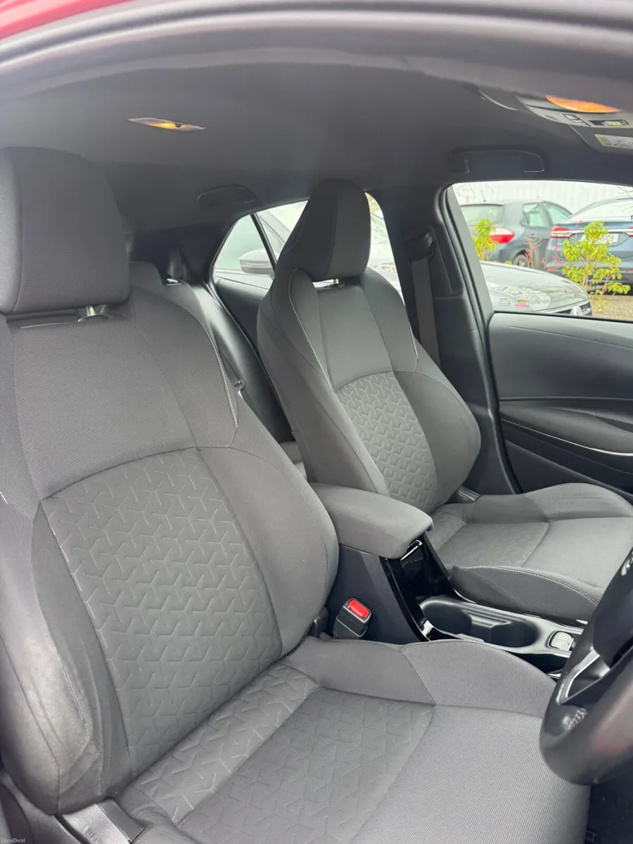 Toyota Corolla 2019 Luna model - Image 5