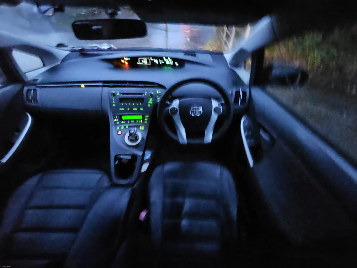 Toyota Prius 2010 hybrid automatic €1650 - Image 4