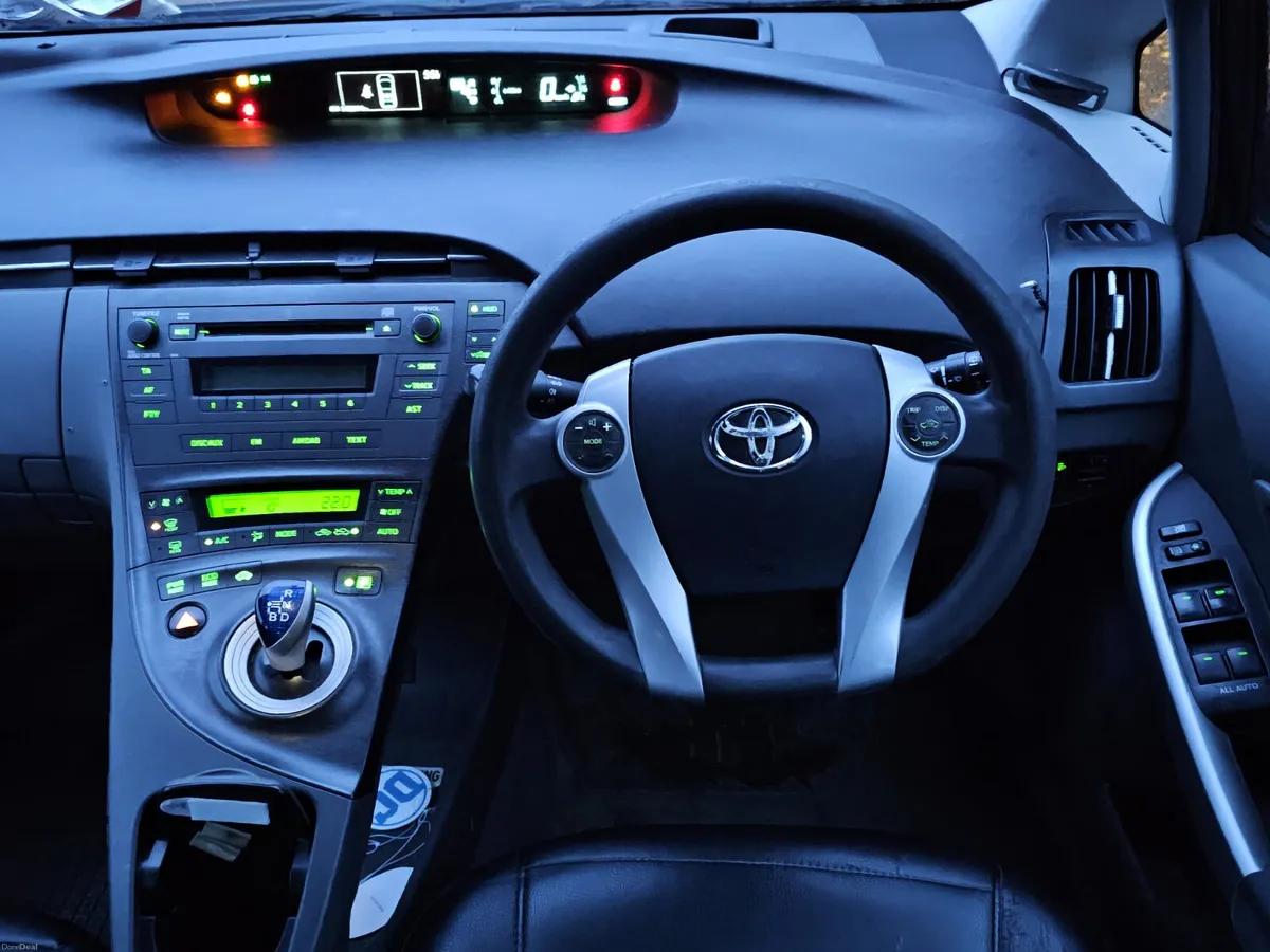 Toyota Prius 2010 hybrid automatic €1650 - Image 3