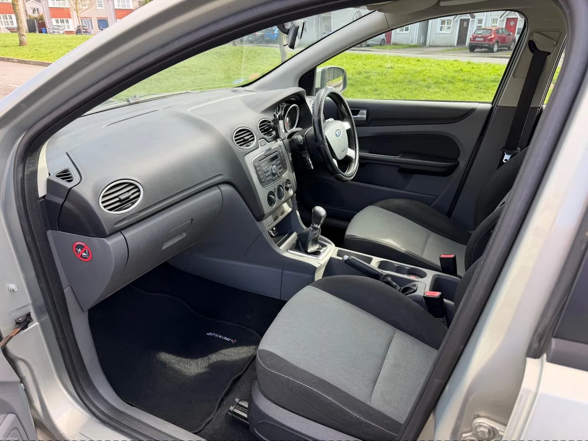 Ford Focus 2010 - Image 3
