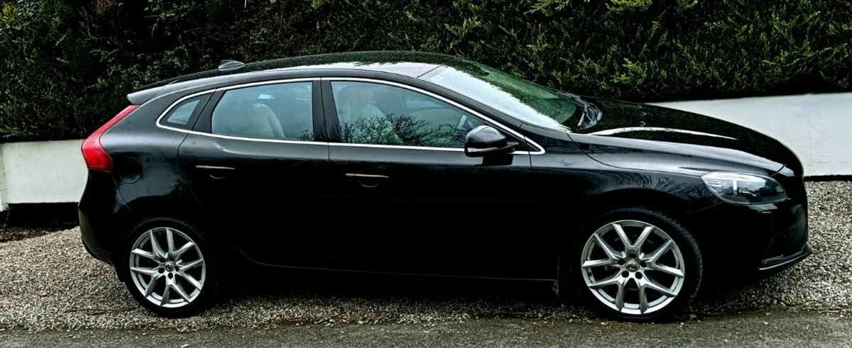 Volvo V40 for sale - Image 1