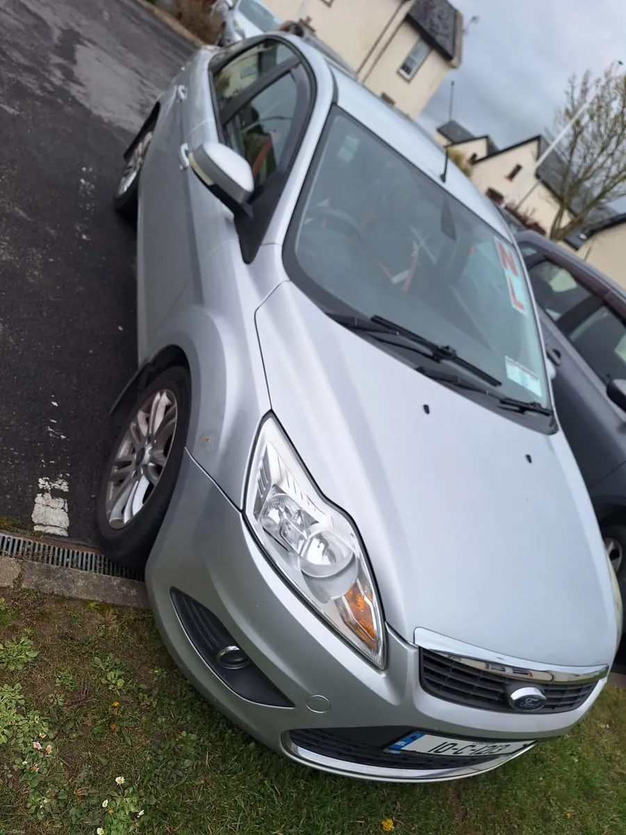 Ford Focus 2010 - Image 1