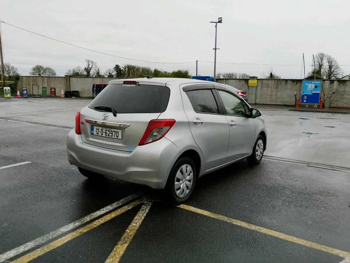 Automatic Toyota vitz 2012 - Image 4